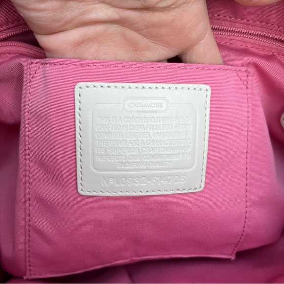 Large Leather Coach Zoe Hobo Bag in cream/ivory - Picture 14 of 14